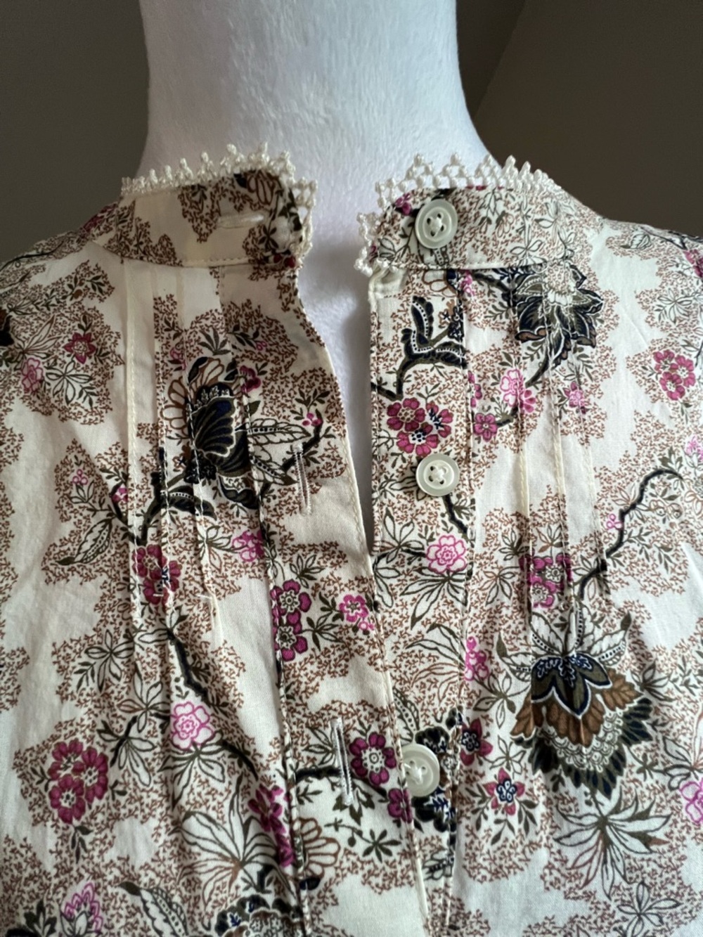 Talbots Printed Tunic Blouse in Cream and Pink - Picture 3 of 10